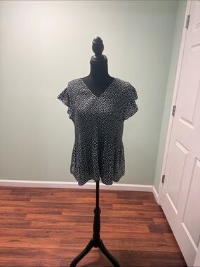 Adrianna Papell Black and White Printed Flutter Sleeve Blouse